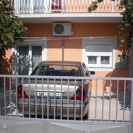 With A Parking Space - 12667